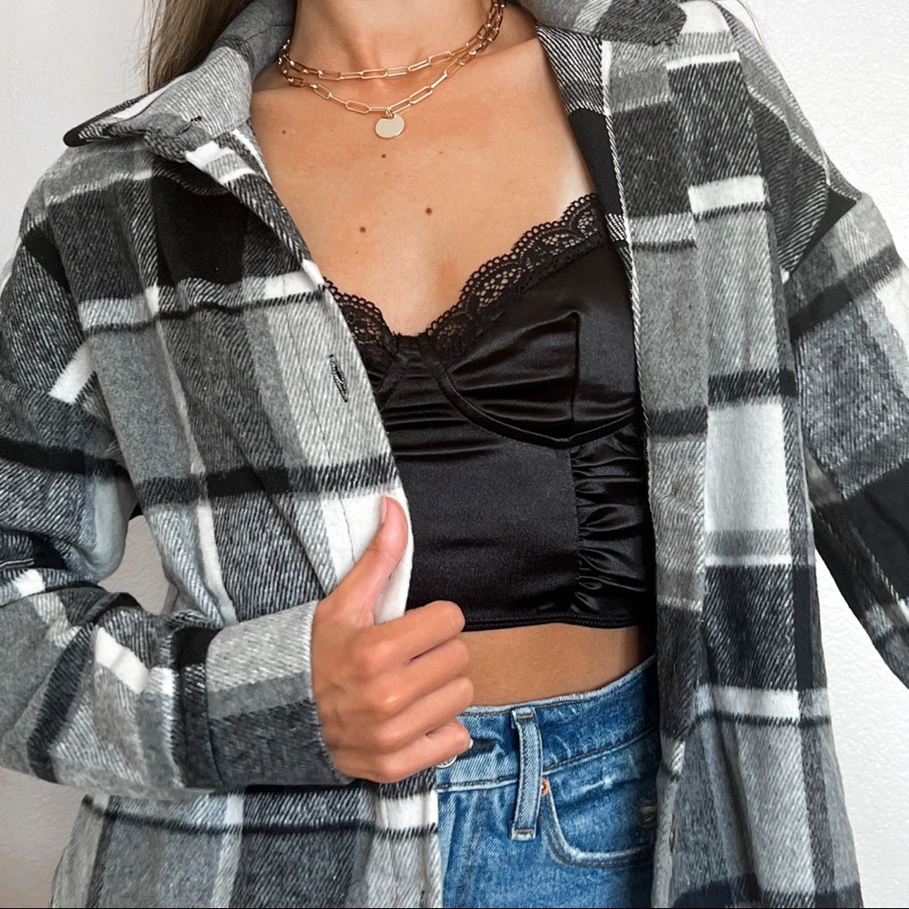 black and white plaid shacket for fall and winter - Picture 4 of 5